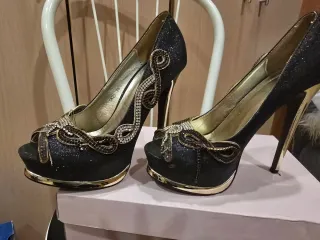 Zapatos Mariamare Talla 38 Negro y Dorado