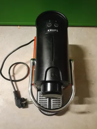 Cafetera Nespresso Krups Roja