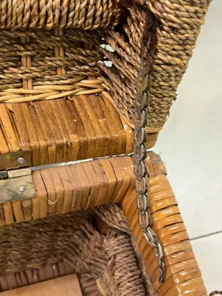 Baúl antiguo mimbre estilo rústico vintage