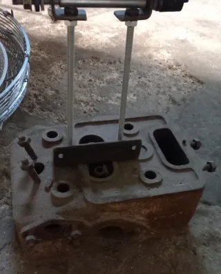 Culata motor riego antiguo