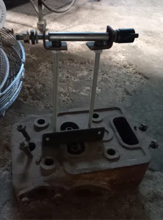 Culata motor riego antiguo