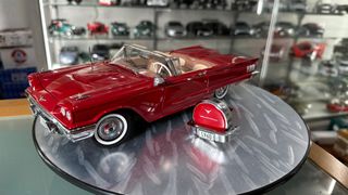 Ford Thunderbird 1960 SunStar 1:18