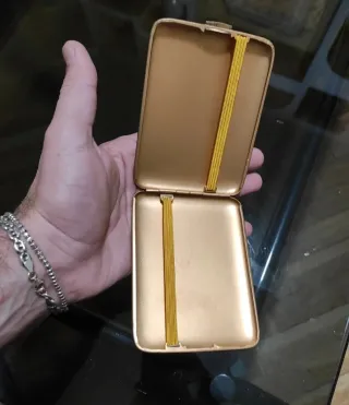 Pitillera antigua Bélgica mapa y escudo