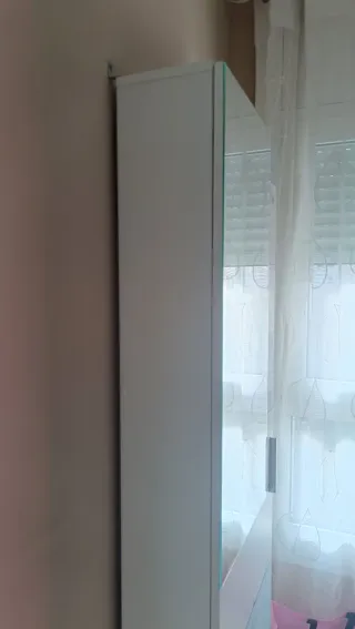 Zapatero con espejo blanco y cristal