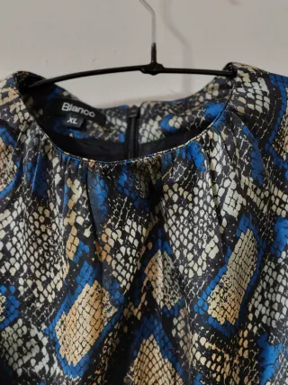 Vestido sin estrenar estampado serpiente