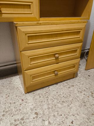 Escritorio madera con cajonera y estantes