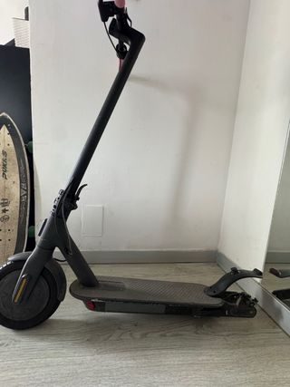 Patinete eléctrico sin rueda trasera,