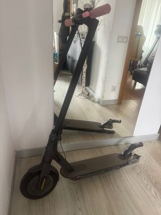 Patinete eléctrico sin rueda trasera,