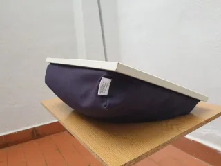 Mesa cojín para sofá con mapa mundial