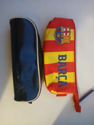 Pack de 2 estuches escolares.