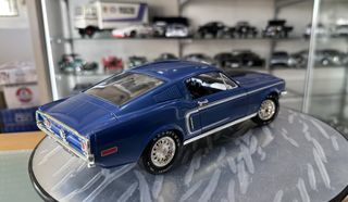 Ford Mustang 428 1968 Cobra Jet escala 1:18