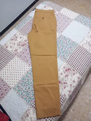Pantalón chino talla 56.