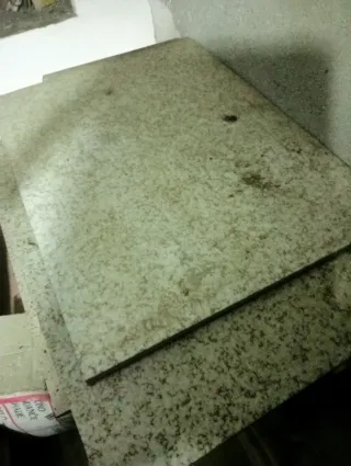 Baldosas de jardín y vivienda