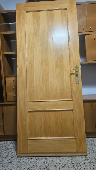 Puerta de madera interior