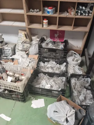 Lote fontanería 17.000 piezas