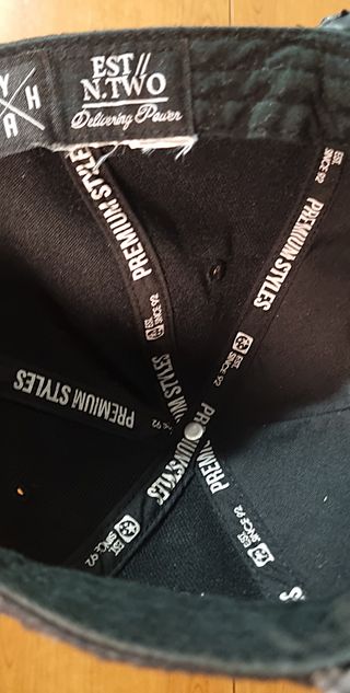 Gorra Supreme original broche strapback.