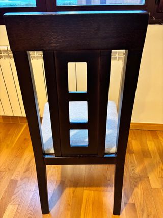 Mesa comedor y 4 sillas madera oscura