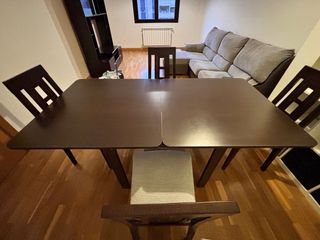 Mesa comedor y 4 sillas madera oscura