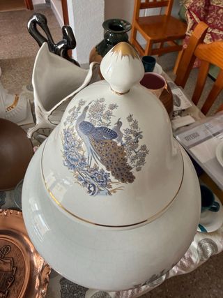 Jarrón de porcelana china con pavos reales