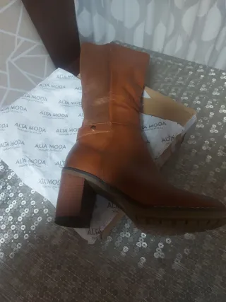 Botas altas tacón camel elástico