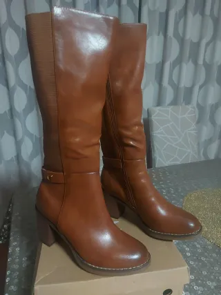Botas altas tacón camel elástico
