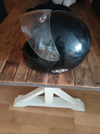 Casco de moto JFM negro con visera