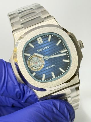 Reloj Seiko MOD tipo Nautilus Open Heart Azul
