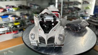 Lincoln Zephyr 1939 Signature escala 1:18