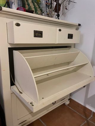 Zapatero de madera y metal color beige