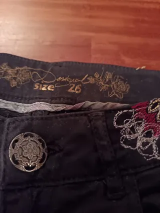 Pantalón Desigual Negro con Bordados