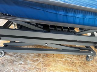 Cama articulada modelo Córdoba con carro elevador