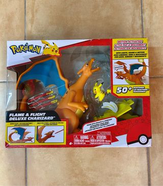 Pokemon Charizard Deluxe Juguete