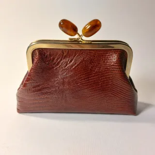 Mini pochette marrone vintage con chiusura a clip