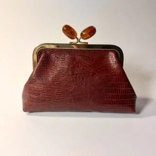 Mini pochette marrone vintage con chiusura a clip
