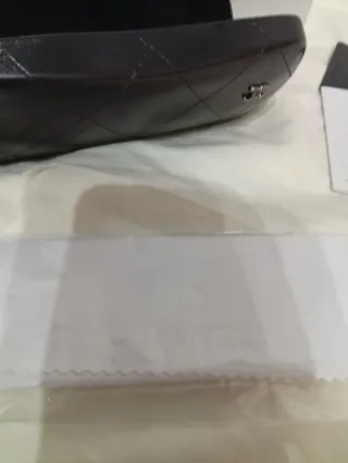 Gafas de sol Chanel negras y marrones