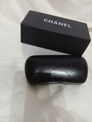 Gafas de sol Chanel negras y marrones