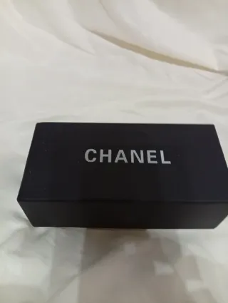 Gafas de sol Chanel negras y marrones