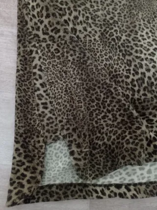 Vestido Zara,  estampado leopardo tonos verdosos