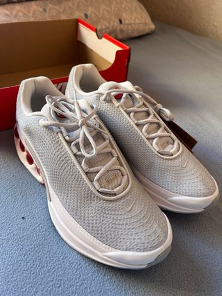 Nike Air Max DN Zapatillas Blancas y Rojas