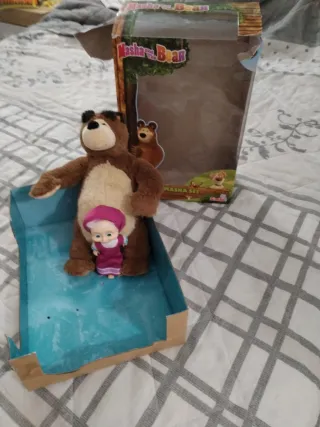 Masha y el Oso Peluche y Muñeca