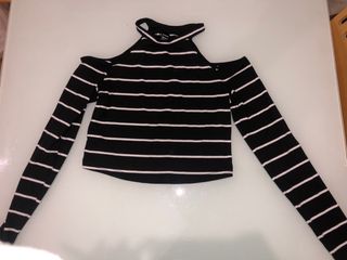 Top manga larga rayas hombros descubiertos