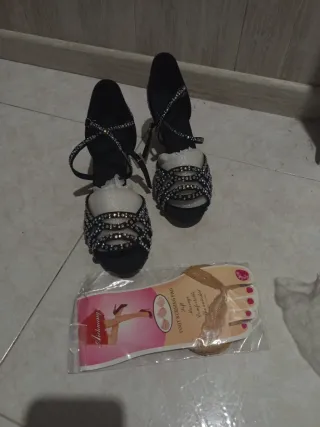 Zapatos de baile negros con pedrería