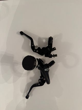 Kit Embrague y Freno Moto Negro