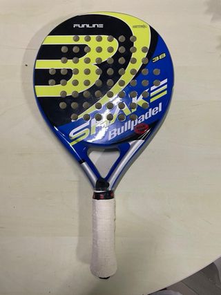 Pala de pádel Bullpadel Shark 38