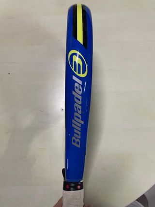 Pala de pádel Bullpadel Shark 38