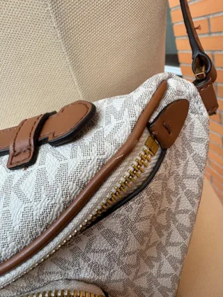 Riñonera Michael Kors Blanca y Marrón