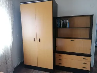 Dormitorio completo . 2 Camas. Armario y Librería