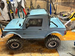 Coche RC Suzuki Samurai Azul