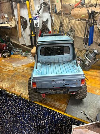 Coche RC Suzuki Samurai Azul