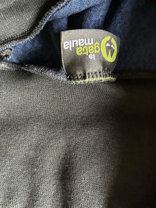 Falda midi estampada azul y negra